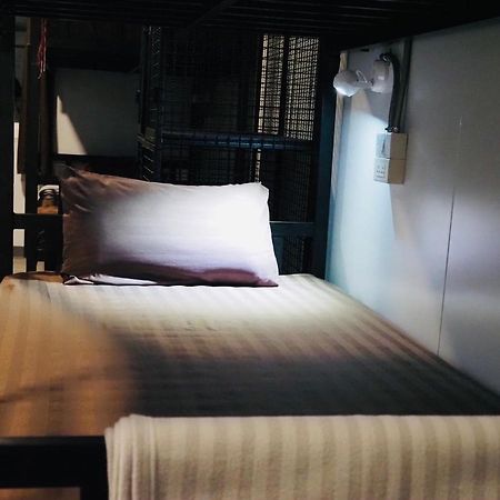 Wild Ones Hostel Bangkok Zewnętrze zdjęcie